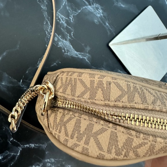 MICHAEL KORS Jet Set Signature Logo EW Camera Crossbody Bag Camel AUTHENTIC - Picture 8 of 8